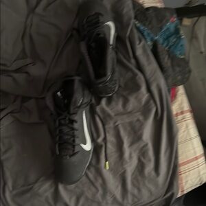 Nike Black and White Athletic Shoes with Breathable Mesh